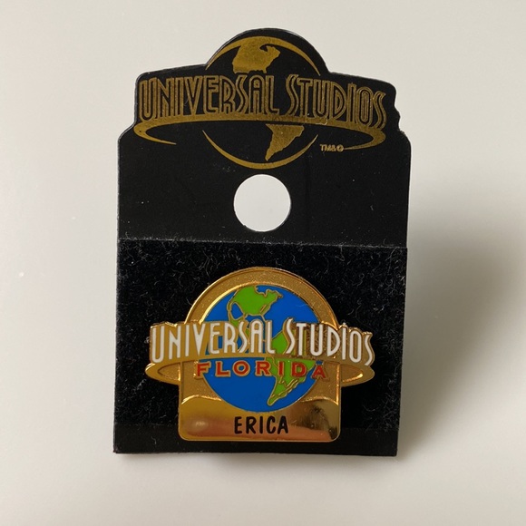 Universal Studios Florida World Globe Icon Logo Name ERICA PIN Collectible NWT - Picture 4 of 7
